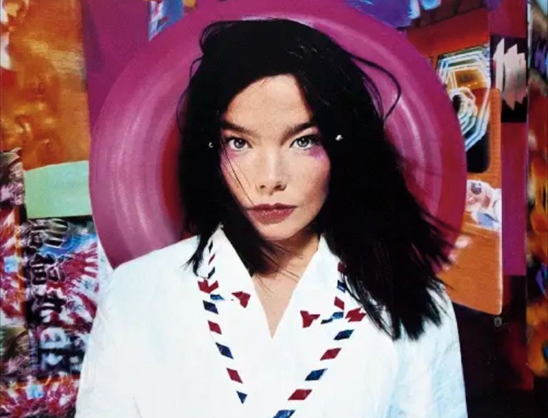 名称：Björk - 1995年专辑 - Post    Flac描述：第二张专辑能够远远超越第一张作品的艺人并不多.但Bjork显然是一个例外.更强的节奏感,更具创意的制作,对世界更宽广的洞察力,Bjork的这张专辑在时隔10年的今天,听起来同样如同10年前那样令人耳目一新.通过这张经典的专辑,Bjork不仅仅改变了90年代的唱片界,同样改变了我对音乐的理解和感知.是本人强烈推荐的一张专辑.01、Army Of Me02、Hyper-Ballad03、The Modern Things04、It's Oh So Quiet05、Enjoy06、You've Been Flirting Again07、Isobel08、Possibly Maybe09、I Miss You10、Cover Me11、Headphones链接：